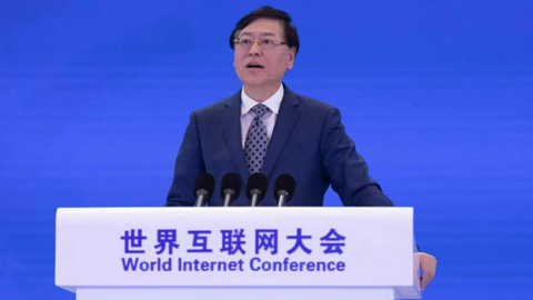 楊元慶:明年將出現(xiàn)支持個(gè)人大模型的智能終端